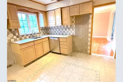 34 Howard St, Verona, NJ 07044 - Photo 8