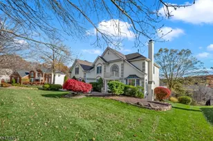 24 Vista Dr, Mount Olive, NJ 07836 - Photo 2