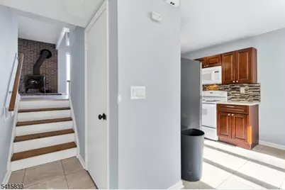 9 Village Way #6, Highland Lakes, NJ 07462 - Photo 10