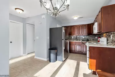 9 Village Way #6, Highland Lakes, NJ 07462 - Photo 8