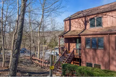 9 Village Way #6, Highland Lakes, NJ 07462 - Photo 2