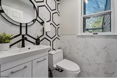 28 Elmwood Rd, Springfield, NJ 07081 - Photo 8