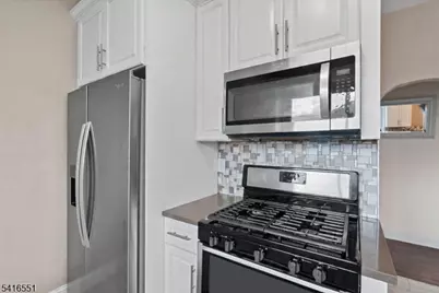 6 Center St, Pompton Lakes, NJ 07442 - Photo 14