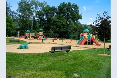 148 Nottingham Sq, Washington Township, NJ 07840 - Photo 4