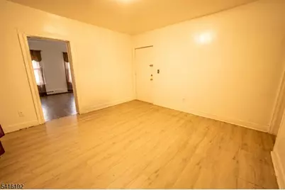 580 Hunterdon St, Newark, NJ 07108 - Photo 6