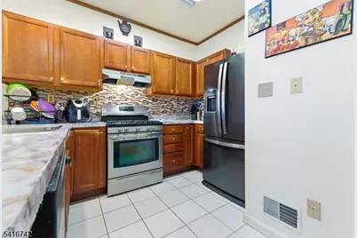 44 Prospect St, East Orange, NJ 07017 - Photo 8