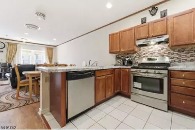 44 Prospect St, East Orange, NJ 07017 - Photo 10