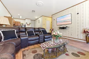 44 Prospect St, East Orange, NJ 07017 - Photo 6