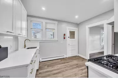 425 Mercer Ave, Roselle, NJ 07203 - Photo 12