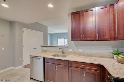 1 Carriage City Plz #1215, Rahway, NJ 07065 - Photo 12