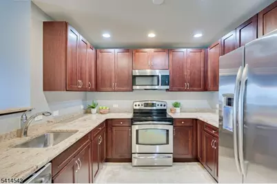 1 Carriage City Plz #1215, Rahway, NJ 07065 - Photo 8