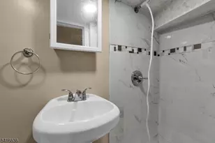 705 S 15th St, Newark, NJ 07103 - Photo 34