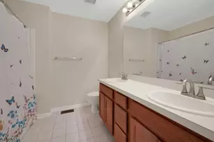 22 Mountainside Dr, Pompton Lakes, NJ 07442 - Photo 20