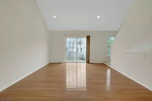 22 Mountainside Dr, Pompton Lakes, NJ 07442 - Photo 4