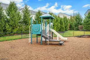 22 Mountainside Dr, Pompton Lakes, NJ 07442 - Photo 24