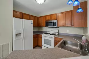 22 Mountainside Dr, Pompton Lakes, NJ 07442 - Photo 12