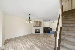 25 Colleen Ct, South Brunswick Township, NJ 08824 - Photo 4