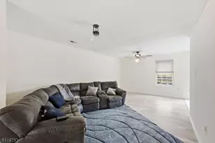 25 Colleen Ct, South Brunswick Township, NJ 08824 - Photo 12