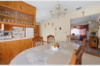 2001 Brooks Blvd, Manville, NJ 08835 - Photo 10