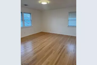 18 Washburn Pl, Caldwell, NJ 07006 - Photo 10