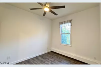 32 Leary Ave, Bloomingdale, NJ 07403 - Photo 18