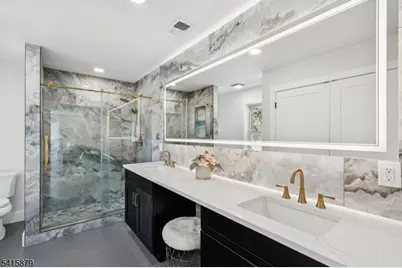 662 Summit Rd, Union Township, NJ 07083 - Photo 12