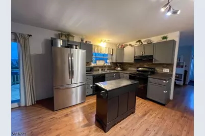 18 Hover Dr, Mount Arlington, NJ 07856 - Photo 4