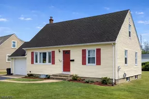 585 Mountainview Dr, North Plainfield, NJ 07063 - Photo 2