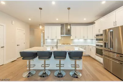 24 Willow Ln #24, Parsippany, NJ 07054 - Photo 6