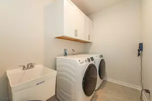 24 Willow Ln, Parsippany, NJ 07054 - Photo 28