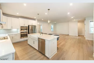 24 Willow Ln #24, Parsippany, NJ 07054 - Photo 4