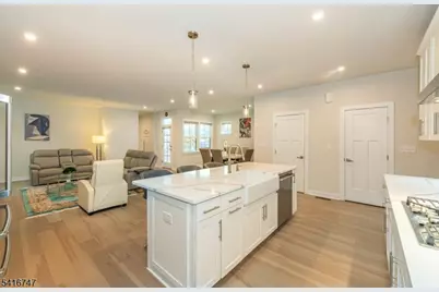 24 Willow Ln #24, Parsippany, NJ 07054 - Photo 10
