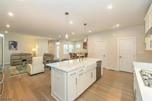 24 Willow Ln, Parsippany, NJ 07054 - Photo 10