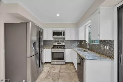 8 Village Park Ct #8, Scotch Plains Township, NJ 07076 - Photo 4