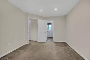 8 Village Park Ct, Scotch Plains Township, NJ 07076 - Photo 12