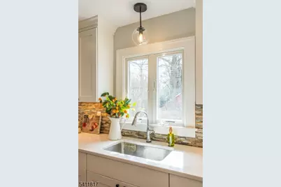 30 Wellesley Rd, Montclair, NJ 07043 - Photo 18