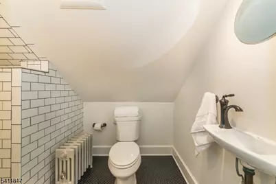 30 Wellesley Rd, Montclair, NJ 07043 - Photo 34