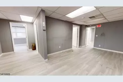 936 Stuyvesant Ave, Union Township, NJ 07083 - Photo 2