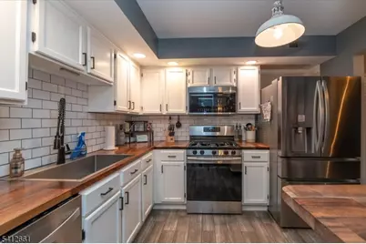 51E Beacon Hill Rd #E, West Milford, NJ 07480 - Photo 4