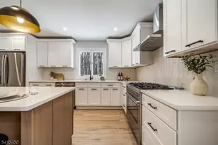 27 Hunterdon Blvd, Berkeley Heights Township, NJ 07974 - Photo 10