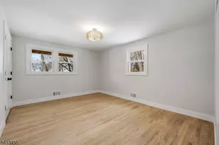 27 Hunterdon Blvd, Berkeley Heights Township, NJ 07974 - Photo 12