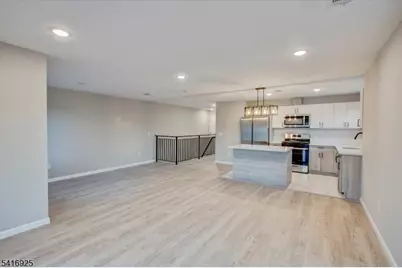 581 Bergen St, Newark, NJ 07108 - Photo 8