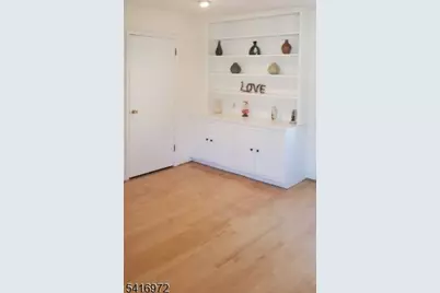 653 New York Ave, Lyndhurst Township, NJ 07071 - Photo 18