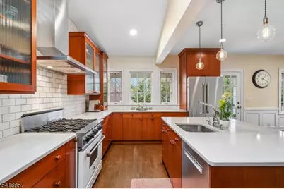 391 Up Mountain Avenue, Montclair, NJ 07043 - Photo 16