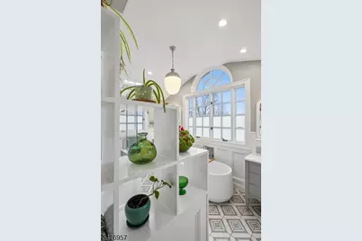 391 Up Mountain Avenue, Montclair, NJ 07043 - Photo 28