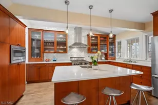 391 Up Mountain Ave, Montclair, NJ 07043 - Photo 14