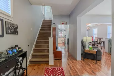 39 Hobart St, Ridgefield, NJ 07660 - Photo 4