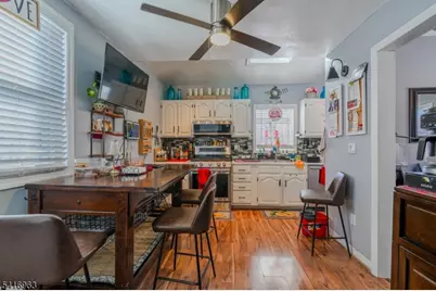 39 Hobart St, Ridgefield, NJ 07660 - Photo 8