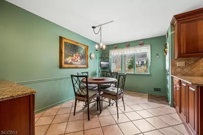39 Gallinson Dr, Berkeley Heights Township, NJ 07974 - Photo 10