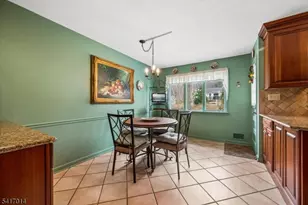 39 Gallinson Dr, Berkeley Heights Township, NJ 07974 - Photo 10